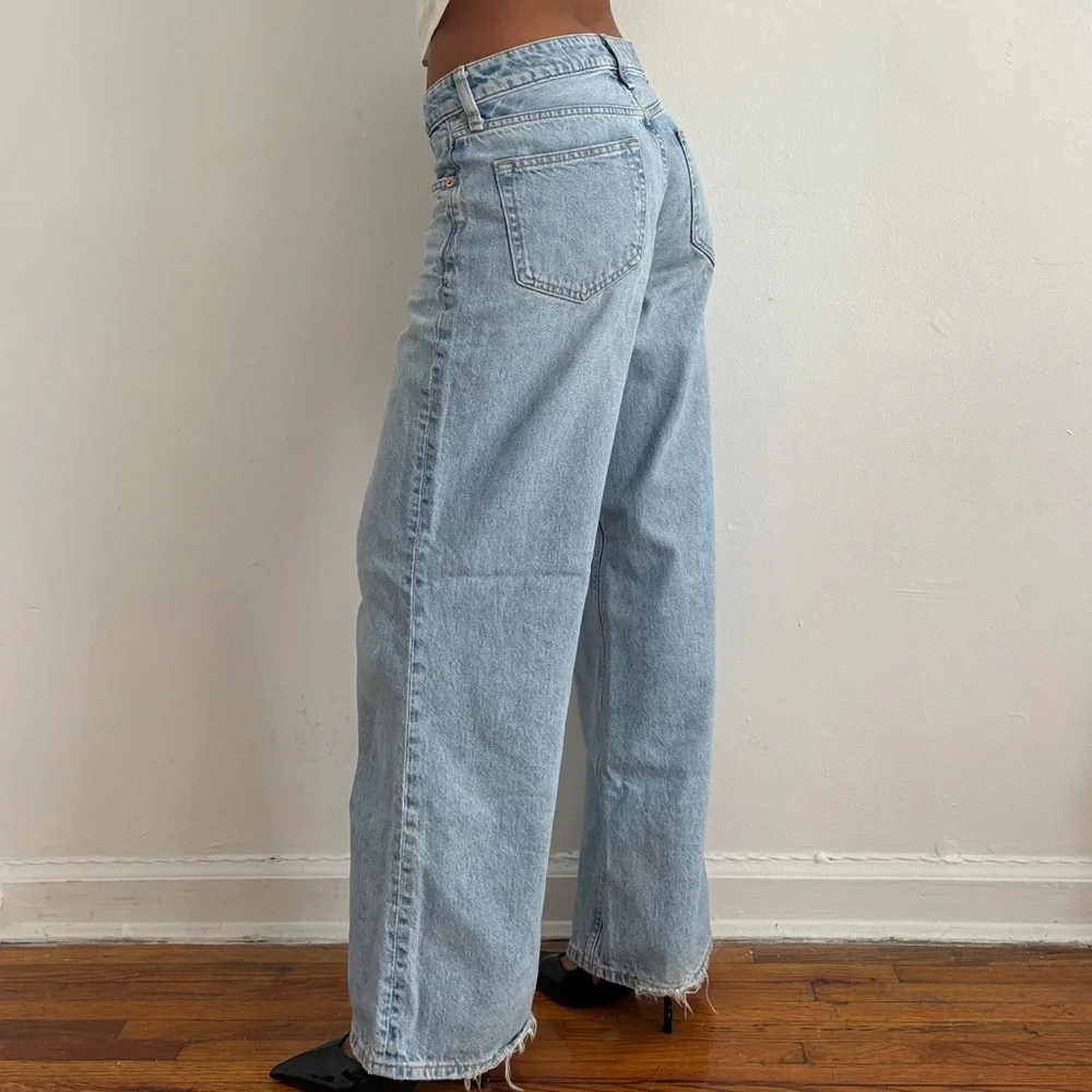 Low Rise Baggy Jeans - Picture 3 of 8